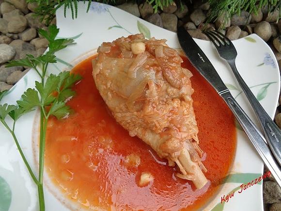 Golonka z indyka w sosie pomidorowym