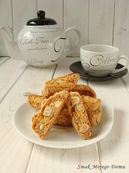 Ciasteczka cantuccini z orzechami laskowymi