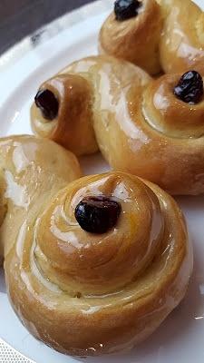 Lussekatter - szafranowe bułeczki św. Łucji.