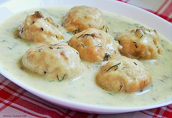 Pulpeciki drobiowe w sosie pieczarkowo-koperkowym