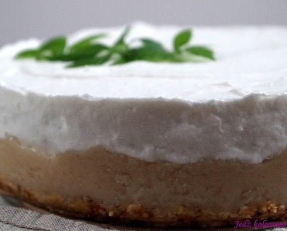 Tort z mlekiem kokosowym bez pieczenia i cukru