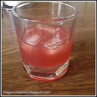 Frozen berry drink