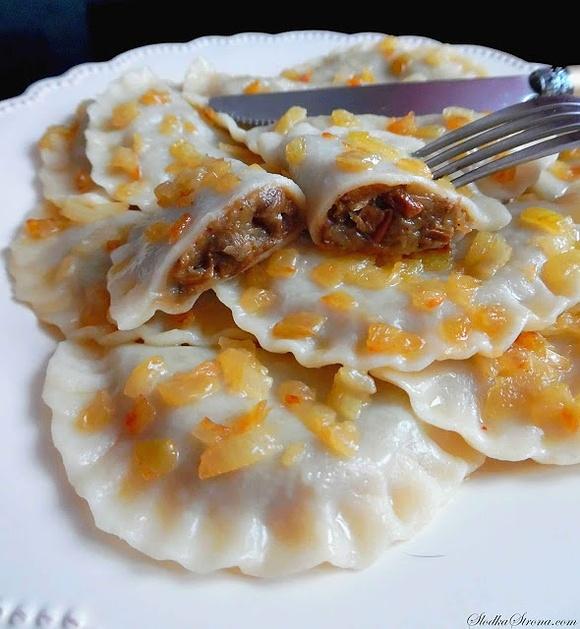 Pierogi z kapustą i borowikami