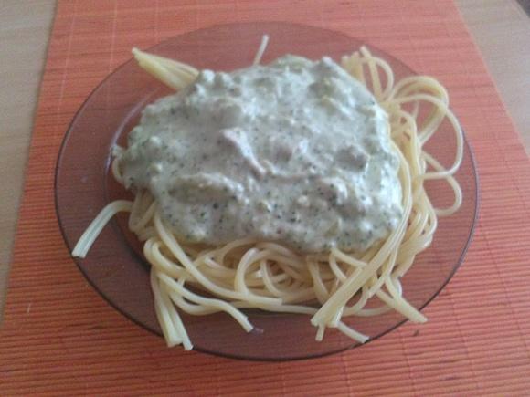 Spaghetti brokułowo-śmietanowe