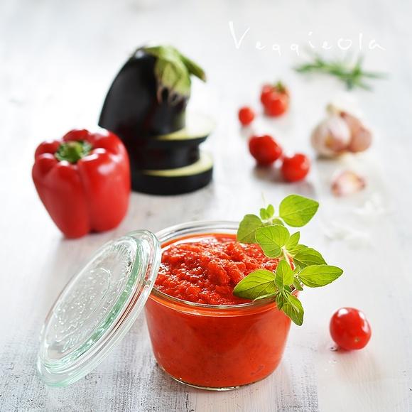 Ajvar na zimę - przepis na domowy dodatek do dań