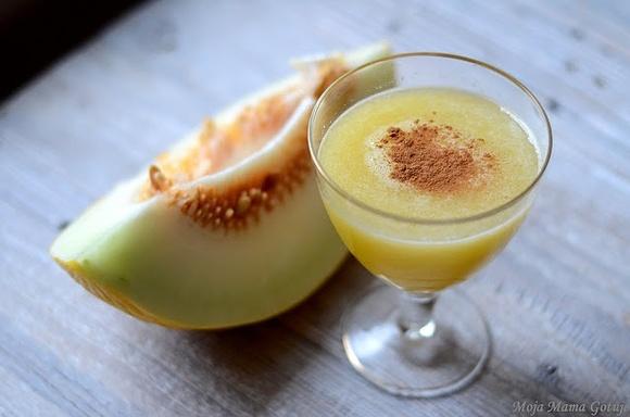 Koktajl melonowy z cytryną imbirem i cynamonem