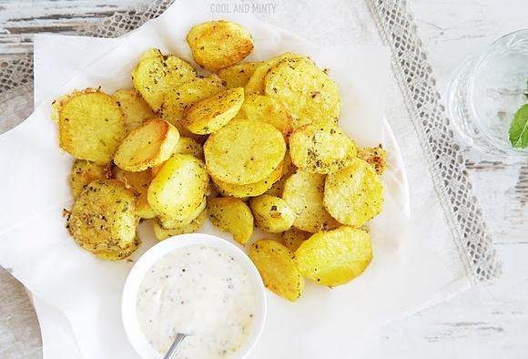 Talarki ziemniaczane pieczone z parmezanem i ziołami