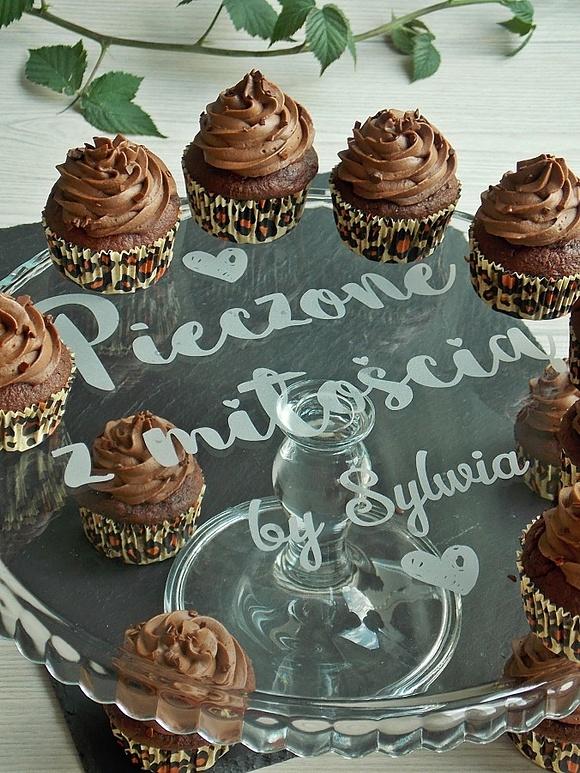 Czekoladowe muffinki z buraczkami