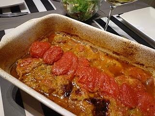 Cielęcina zapiekana w sosie szparagowo-pomidorowym