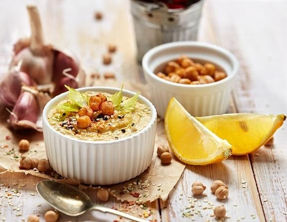 Humus z ciecierzycy i sezamu
