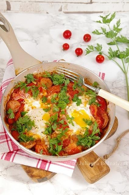 Shakshuka z serdelkami