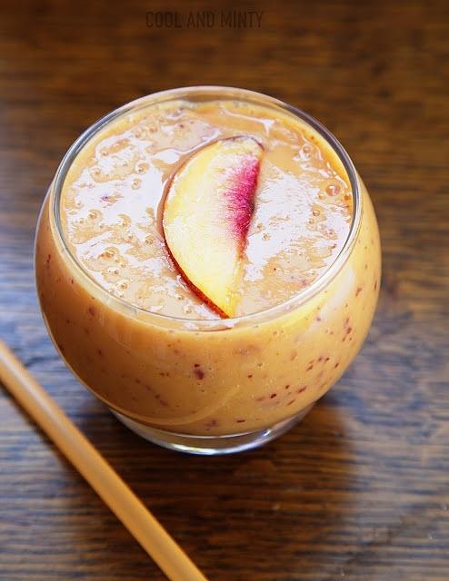 Smoothie brzoskwiniowe z jogurtem i sokiem pomarańczowym