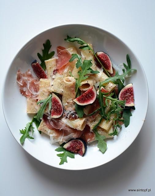 Makaron z figami i prosciutto