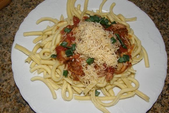 Makaron z sosem bolognese