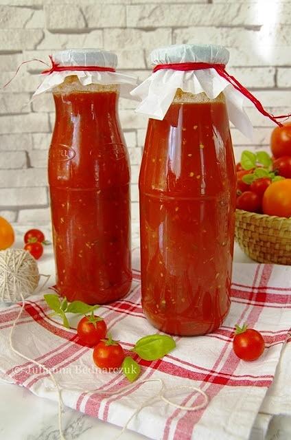 Passata pomidorowa z bazylią i czosnkiem