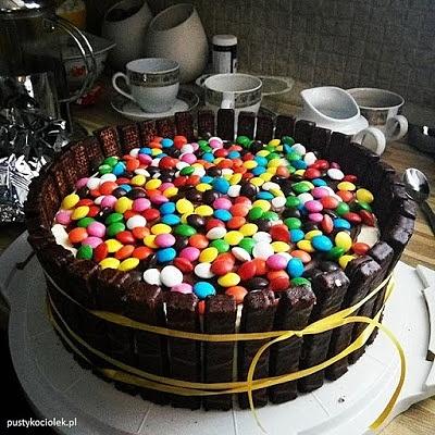 Tort z M&M's na urodziny dziecka