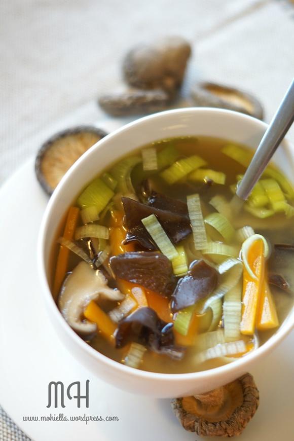 Zupa miso orientalna z warzywami