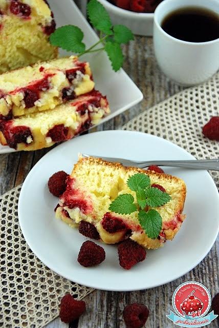 Ciasto drożdżowe z malinami i kruszonką