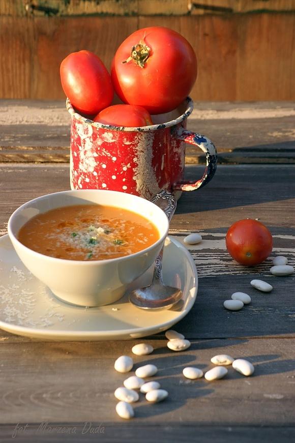 Zupa krem z pomidorów fasoli i anchois