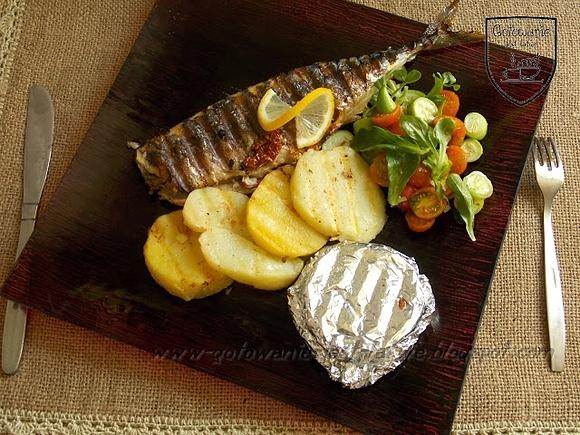Makrela z camembert z grilla
