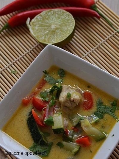 Zielone curry z cukinią i papryką