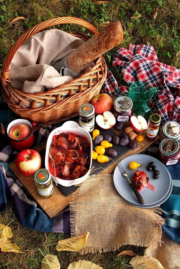 Jesienne zapiekane śliwki na piknik