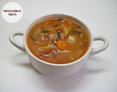 Zupa pomidorowa z pieczarkami