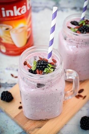 Jeżynowo-kawowy koktajl - zdrowe smoothie na śniadanie