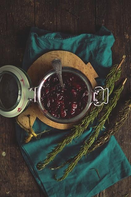 Chutney śliwkowy z rozmarynem