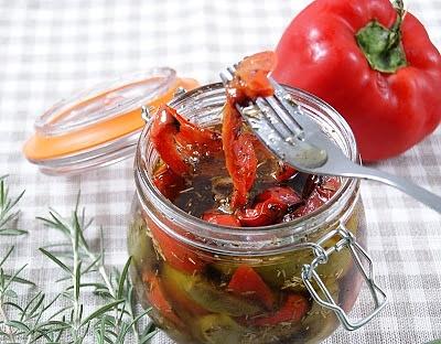 Pieczona papryka marynowana
