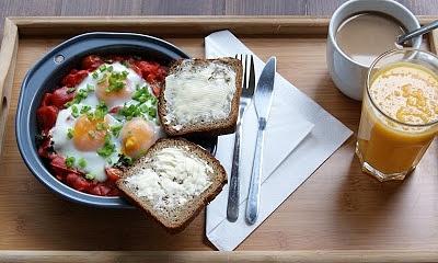 Shakshuka z chorizo