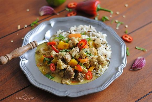 Curry z wieprzowiną i papryką
