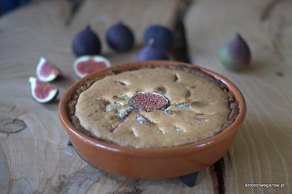 Tarta z figami i orzechami