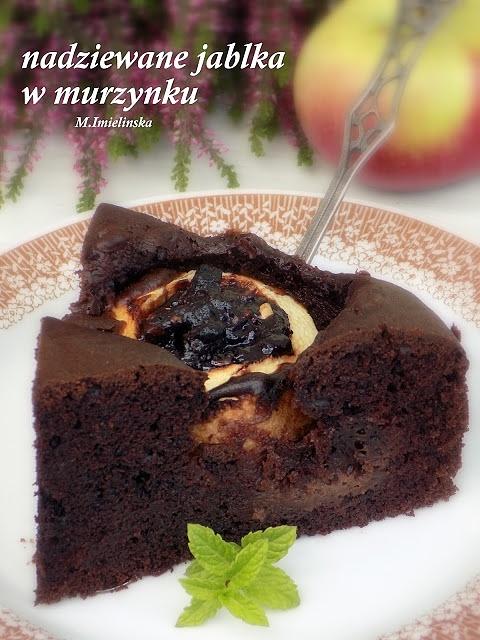 Nadziewane jabłka w murzynku