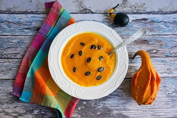 Zupa krem z dyni aromatyczna i rozgrzewająca na jesień