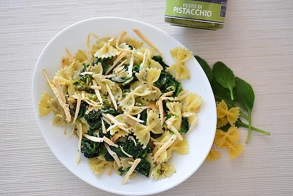 Makaron ze szpinakiem i pesto