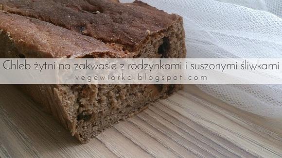 Chleb żytni razowy z rodzynkami i suszonymi śliwkami