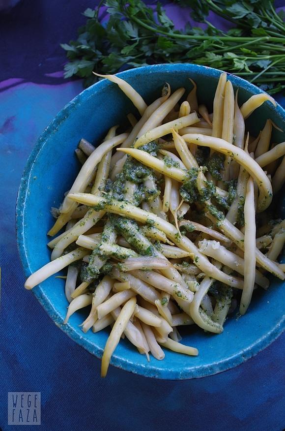 Fasolka szparagowa z pietruszkowym pesto