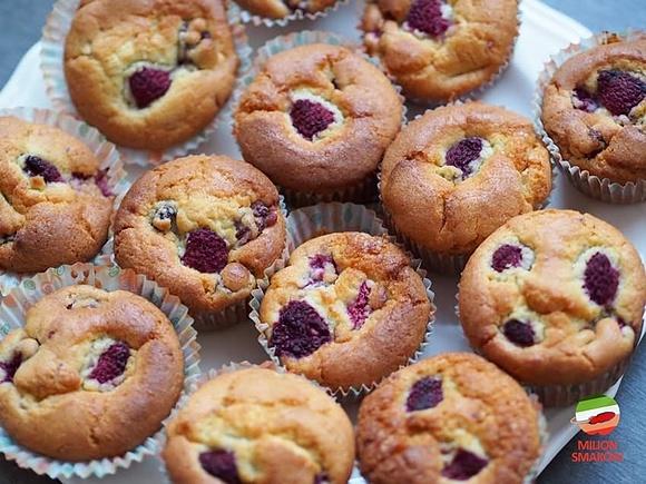 Muffinki z malinami