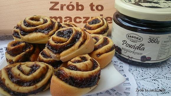 Drożdżowe ślimaczki z powidłami węgierkowymi