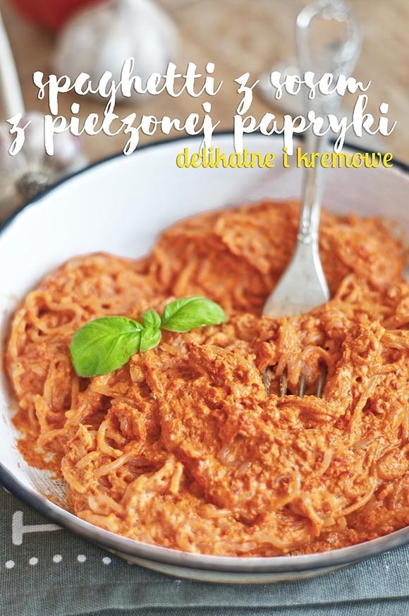 Spaghetti z kremowym sosem z pieczonej papryki wegańskie paleo