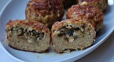 Kotlety mielone nadziewane pieczarkami i serem