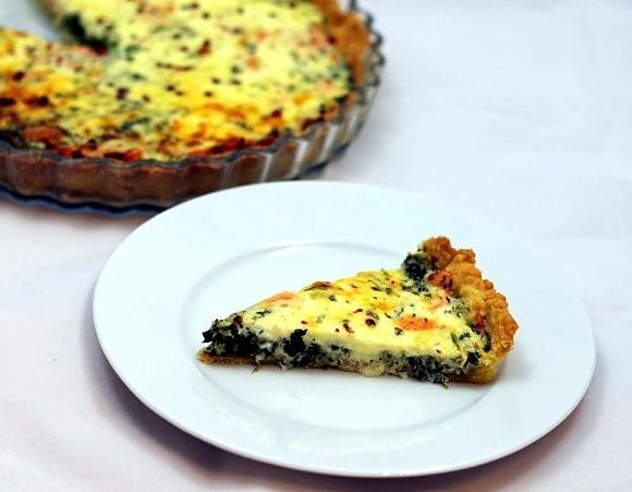 Tarta z łososiem i szpinakiem