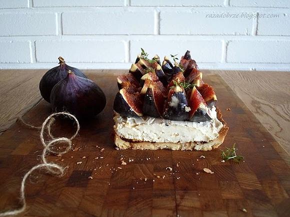 Tarta z tymiankiem i figami
