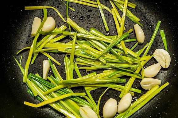 Kkanpunggi - Koreański kurczak stir-fry z warzywami