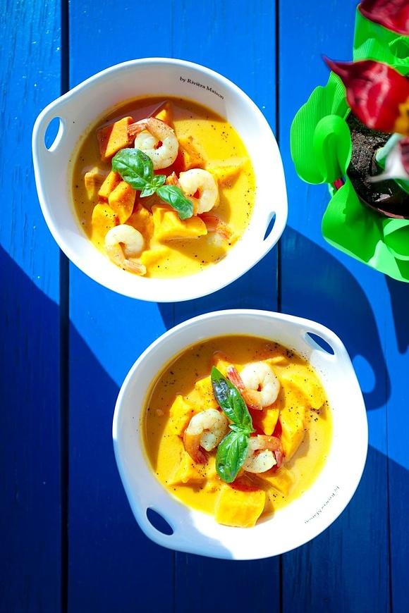 Zupa curry z krewetkami i batatami