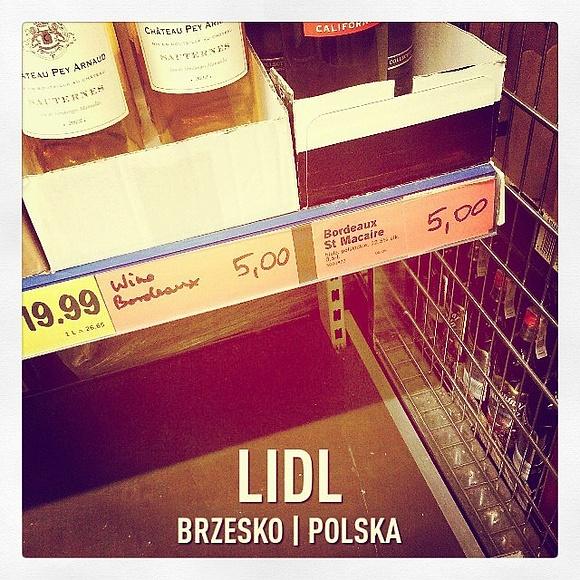 Szparagi na cieście francuskim z pomidorkami koktajlowymi