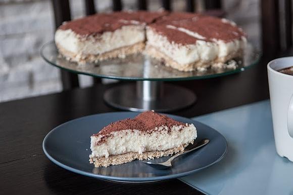 Sernik tiramisu na zimno