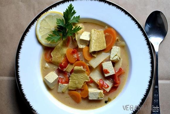 Zupa kokosowa z tofu i yubą