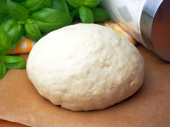 Ciasto na pizzę bez wyrastania najszybsze i najlepsze